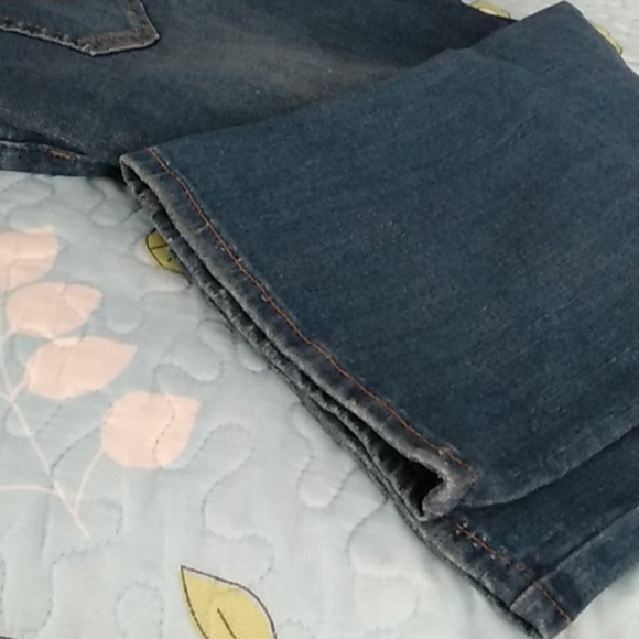 Relativity Above Ankle Jeans - Picture 8 of 8